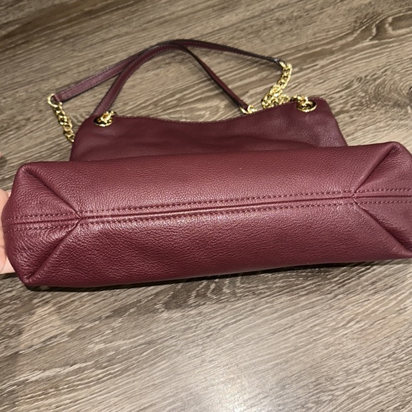 Michael Kors Jet Set Burgundy Shoulder Bag with Matching Wallet - Picture 8 of 10
